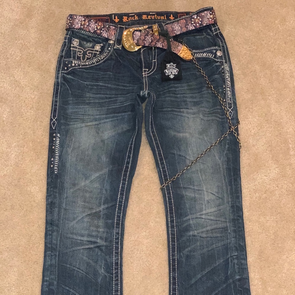 Rock Revival custom hand stitched jean straights.